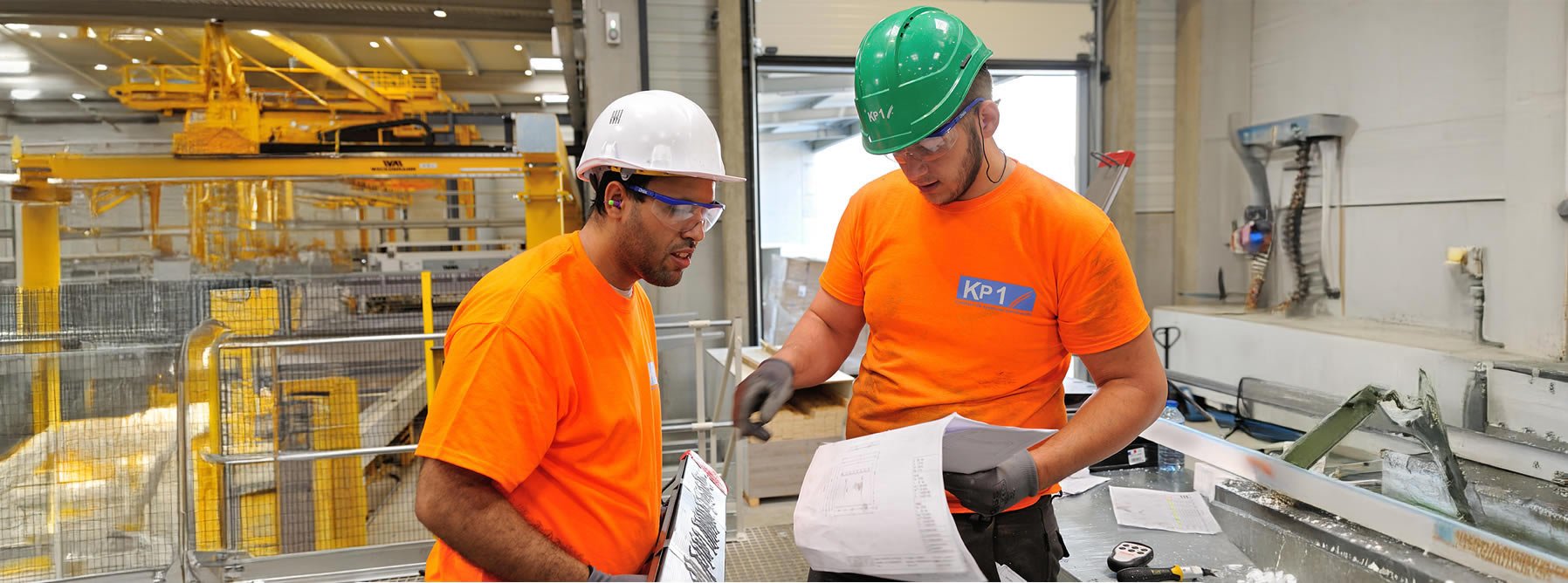 Equipe KP1 dans usine de béton préfabriqué